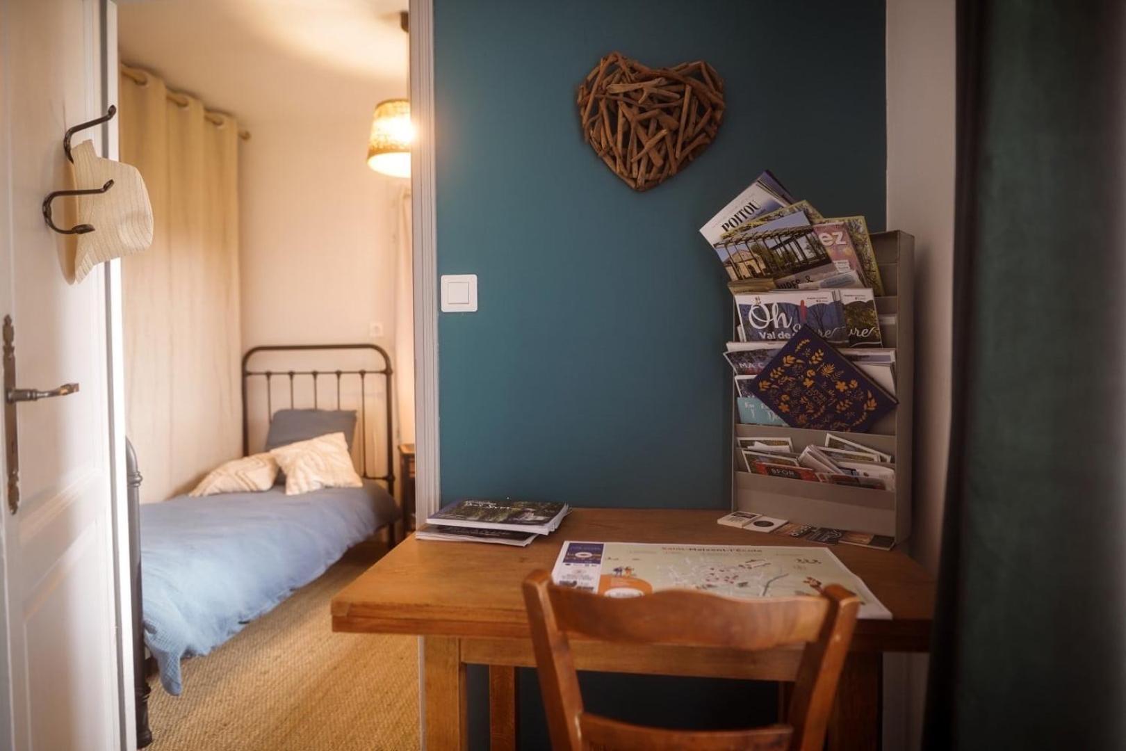 Chez Guilem Bed & Breakfast Saint-Maixent-lʼÉcole Eksteriør bilde